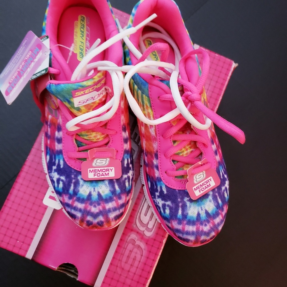 Sketchers Atheletic shoes